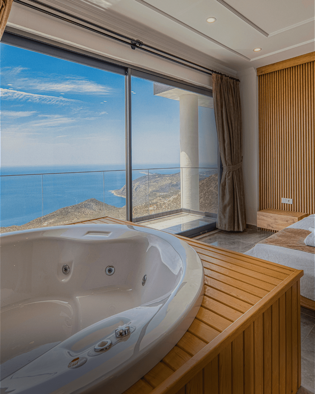 3-night multi-hotel voucher for 2 people in a double room